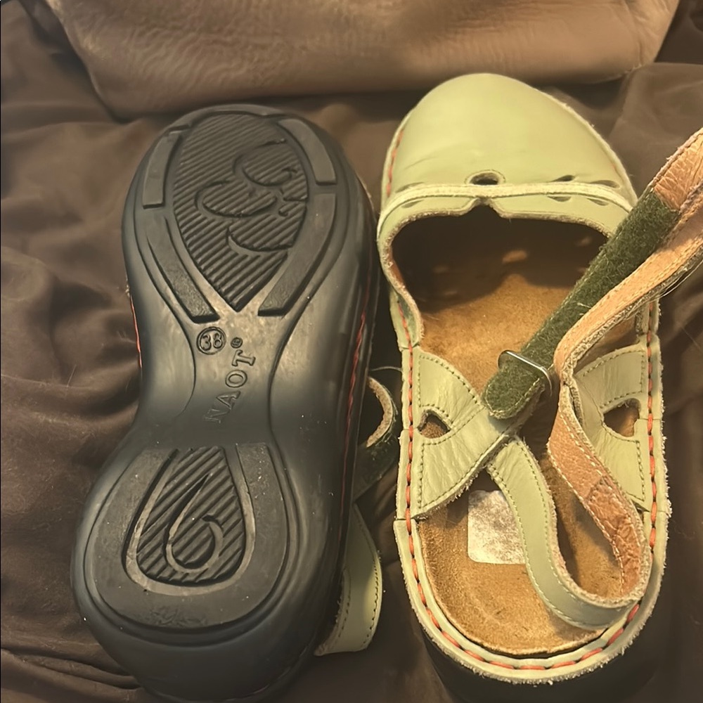 Naot Black Sole Sandals